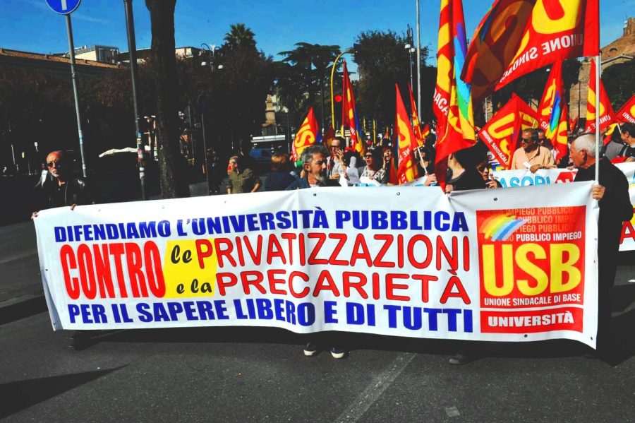 18-10-13-striscione-sciopero-universita